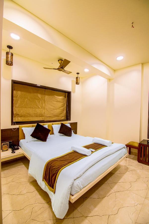 La Hotel Metro Near Bkc Bombay Extérieur photo