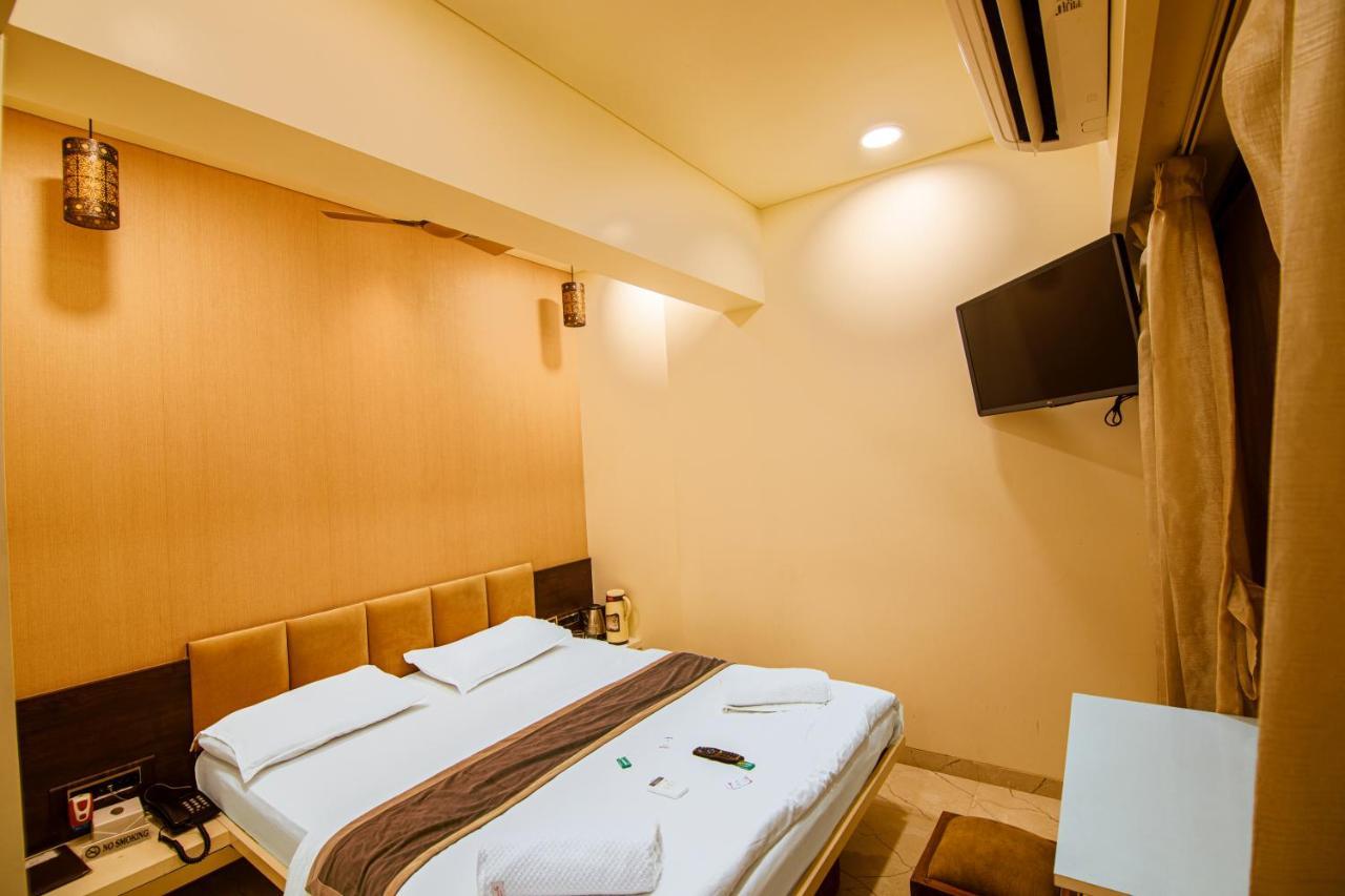La Hotel Metro Near Bkc Bombay Extérieur photo