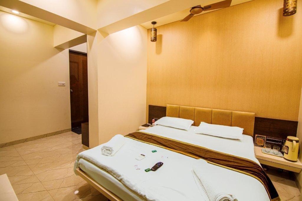 La Hotel Metro Near Bkc Bombay Extérieur photo