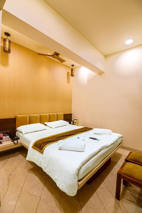 La Hotel Metro Near Bkc Bombay Extérieur photo