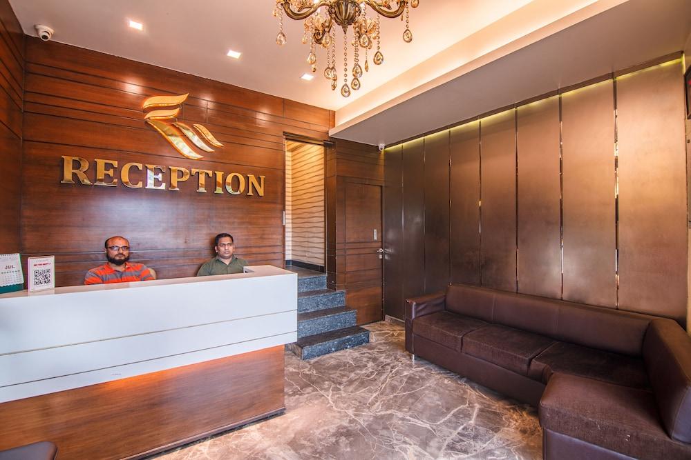 La Hotel Metro Near Bkc Bombay Extérieur photo