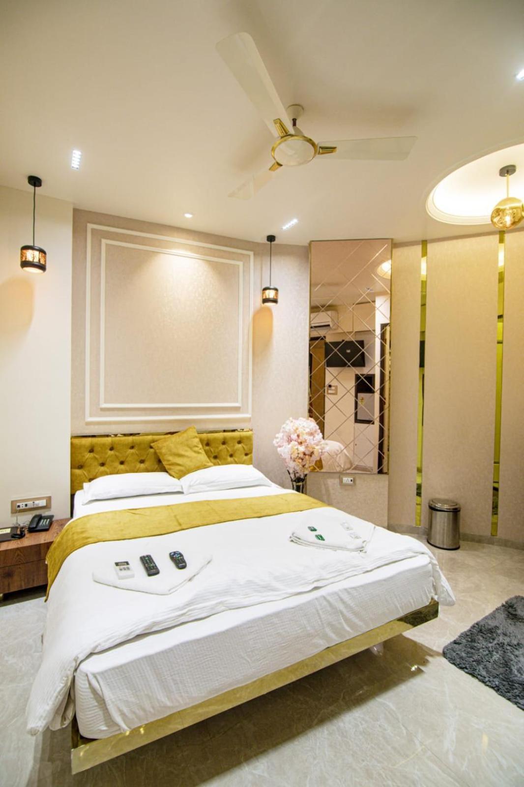 La Hotel Metro Near Bkc Bombay Extérieur photo