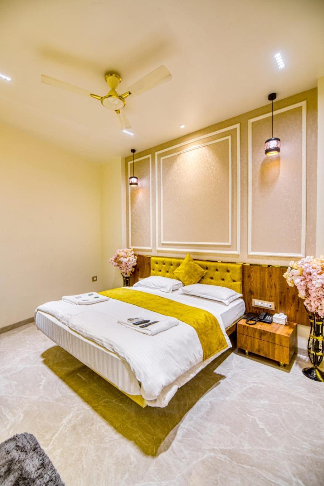 La Hotel Metro Near Bkc Bombay Extérieur photo