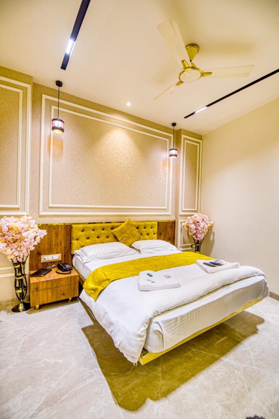 La Hotel Metro Near Bkc Bombay Extérieur photo