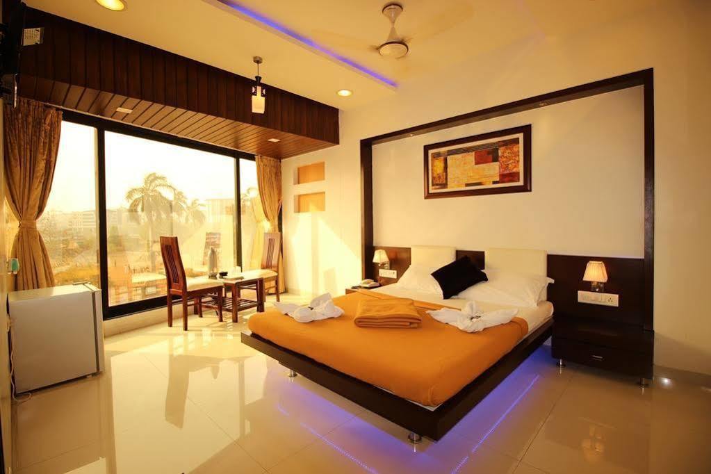 La Hotel Metro Near Bkc Bombay Extérieur photo